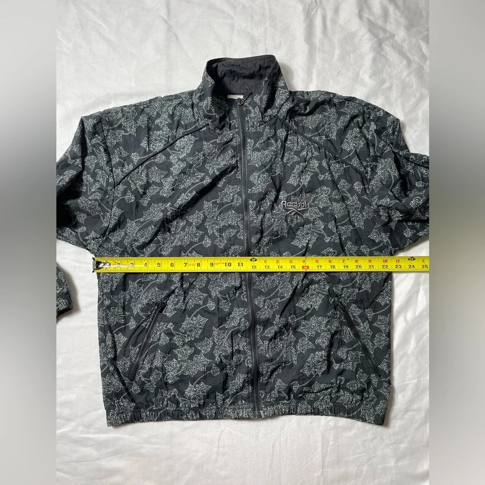 Vintage 90s Reebok Windbreaker jacket Floral leaves Size S Unisex Black Retro - Picture 3 of 7